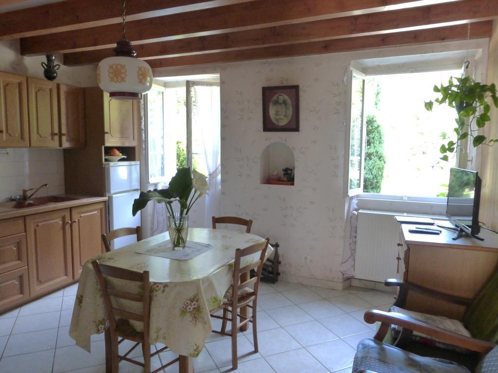 Au Coeur De La Campagne - Gite Non Loins D'Annecy- A 17 Min D'Annecy - Tout Pret D'Aix Les Bains Saint-Girod Rom bilde